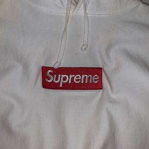 SUPREME BOX LOGO